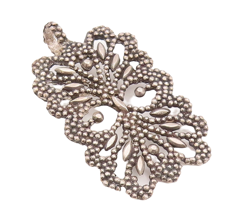 925 Sterling Silver Vintage Pendant Beaded Cutout Floral Design  PT23487