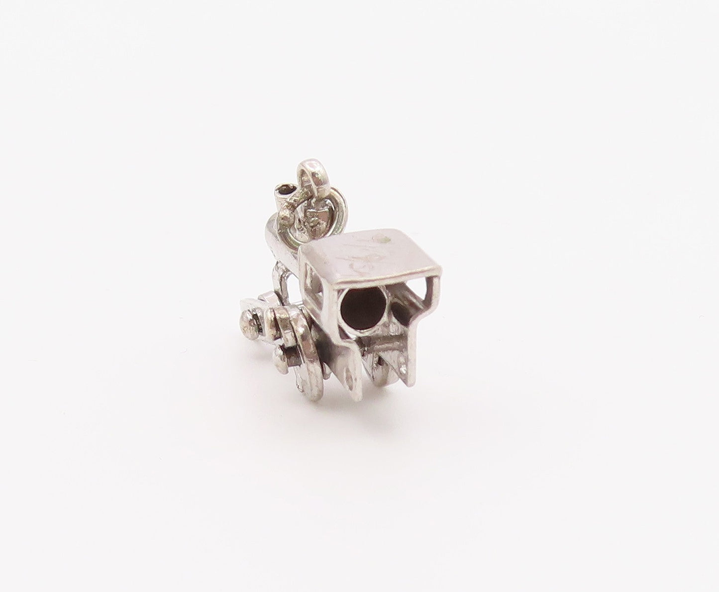 925 Sterling Silver  Vintage Petite Shiny Train Car Drop Pendant  PT17301