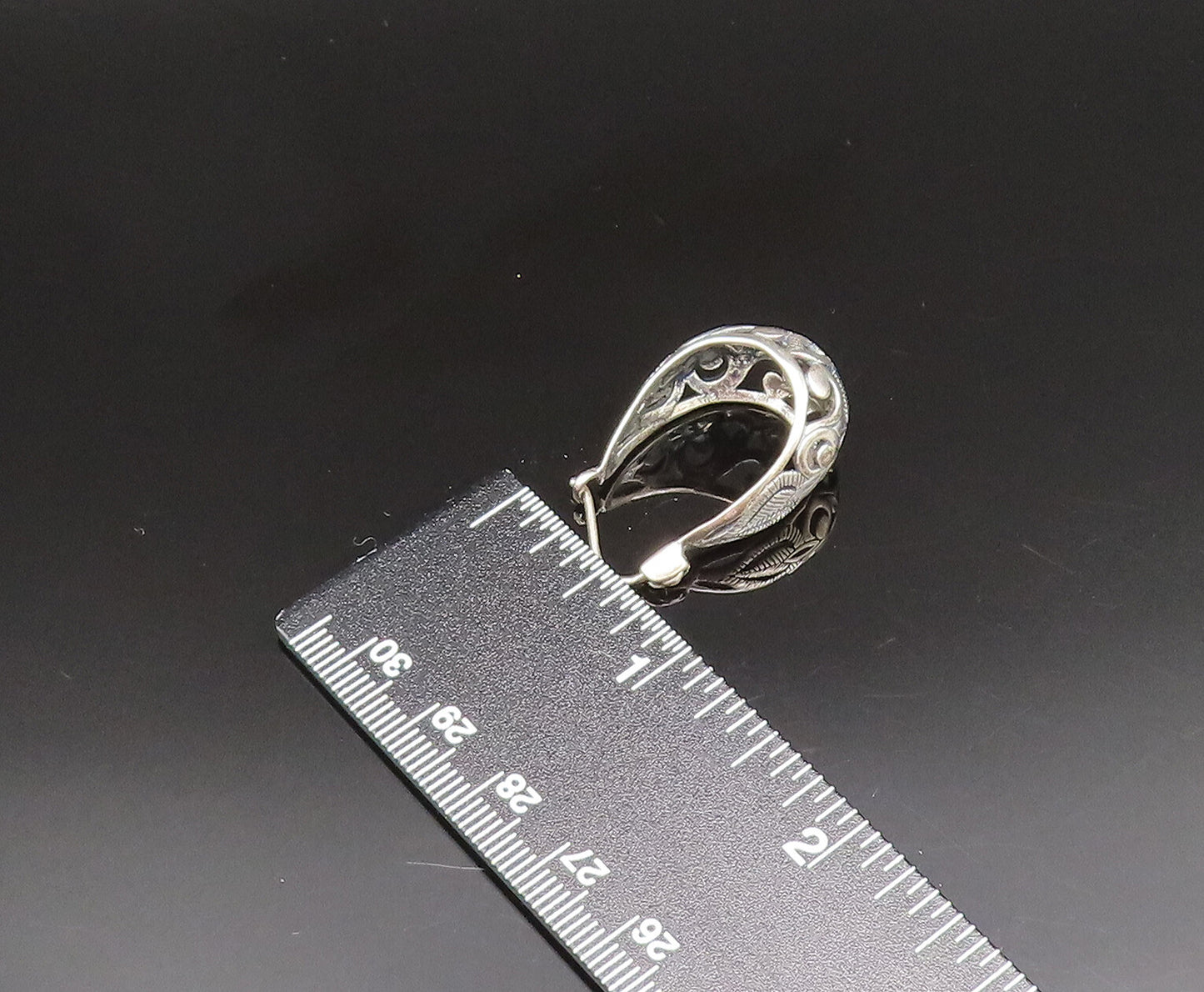 925 Sterling Silver  Vintage Etched Open Scroll Oval Hoop Earrings  EG11911
