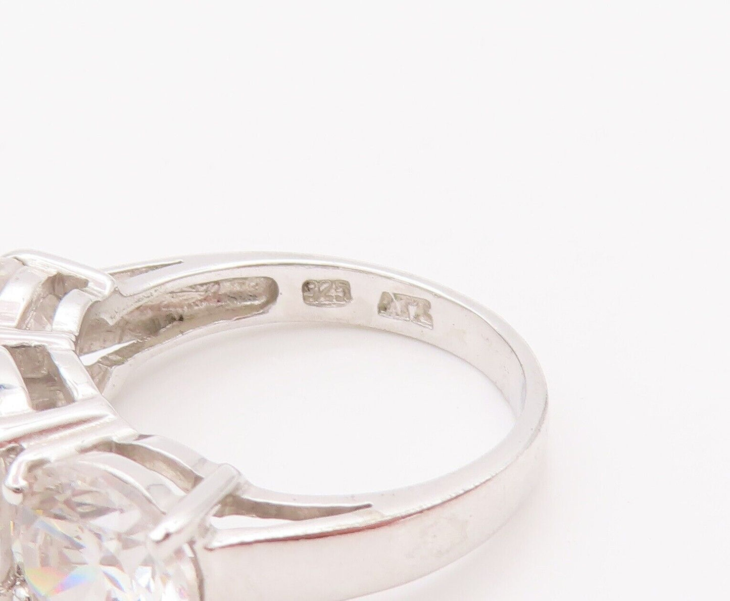 925 Sterling Silver Vintage Ring Oval Main Stone & Round Cut CZ  Sz 7  RG28364