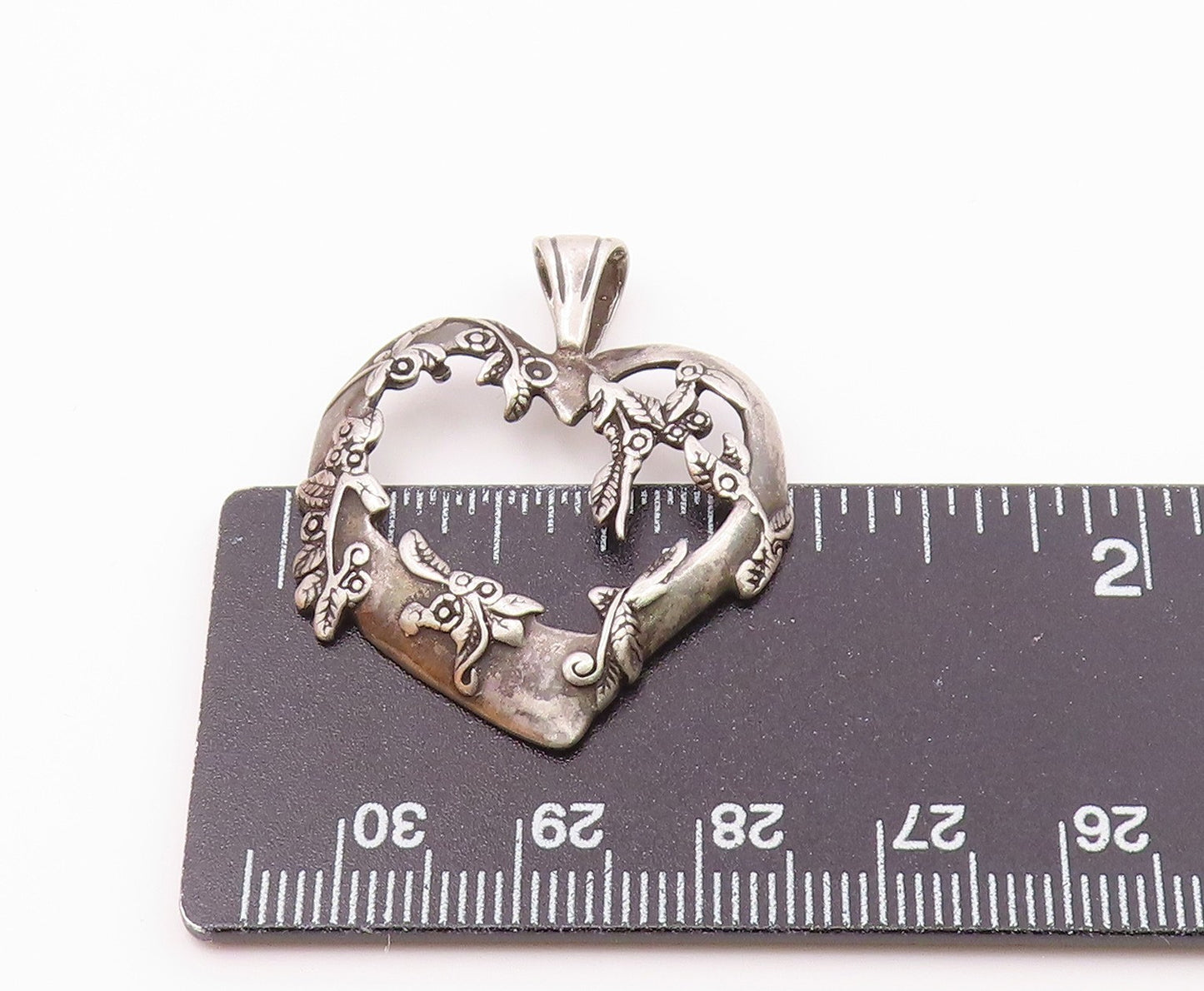 925 Sterling Silver  Vintage Mini Creeper Wrapped Carved Heart Pendant PT22231