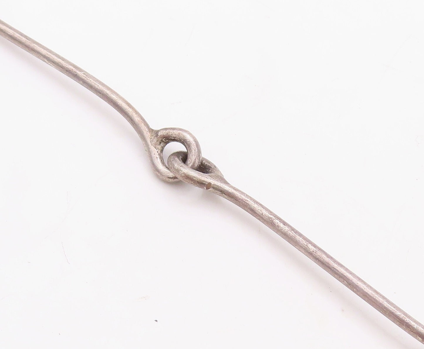 925 Sterling Silver Vintage Necklace Solid Cutout Dangling Trible Design NE4341
