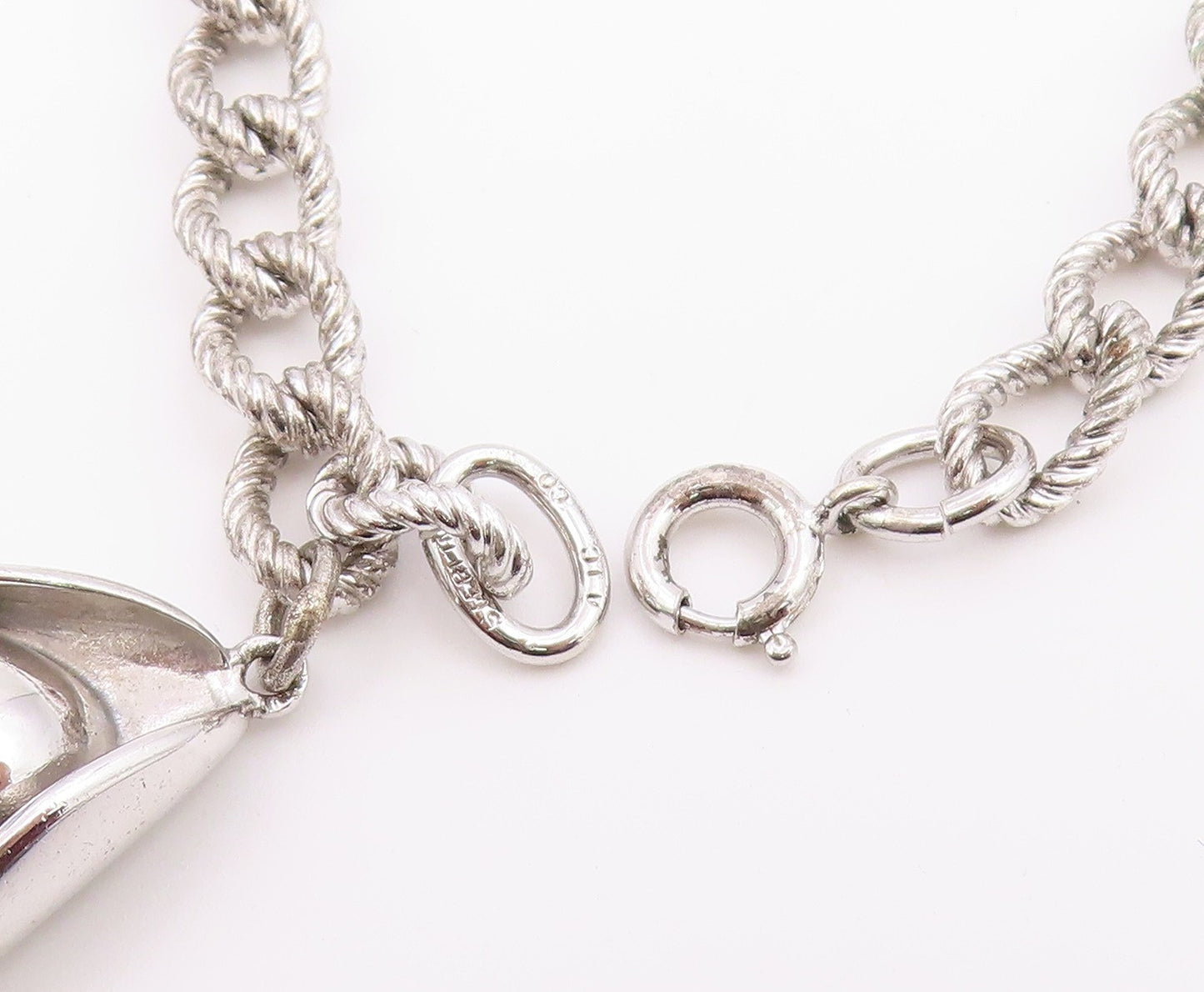 925 Sterling Silver  Vintage Hat Charmed Twist Link Chain Bracelet  BT3770