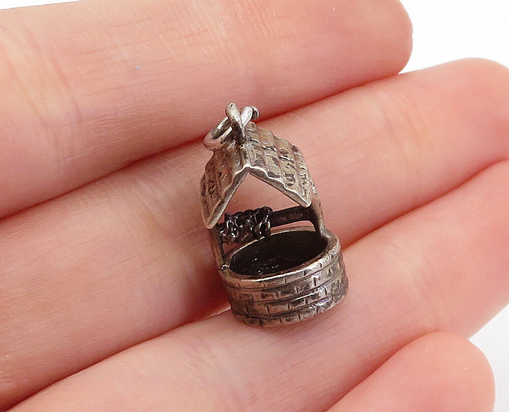 DANECRAFT 925 Silver  Vintage Dark Tone Water Well Motif Drop Pendant  PT4708