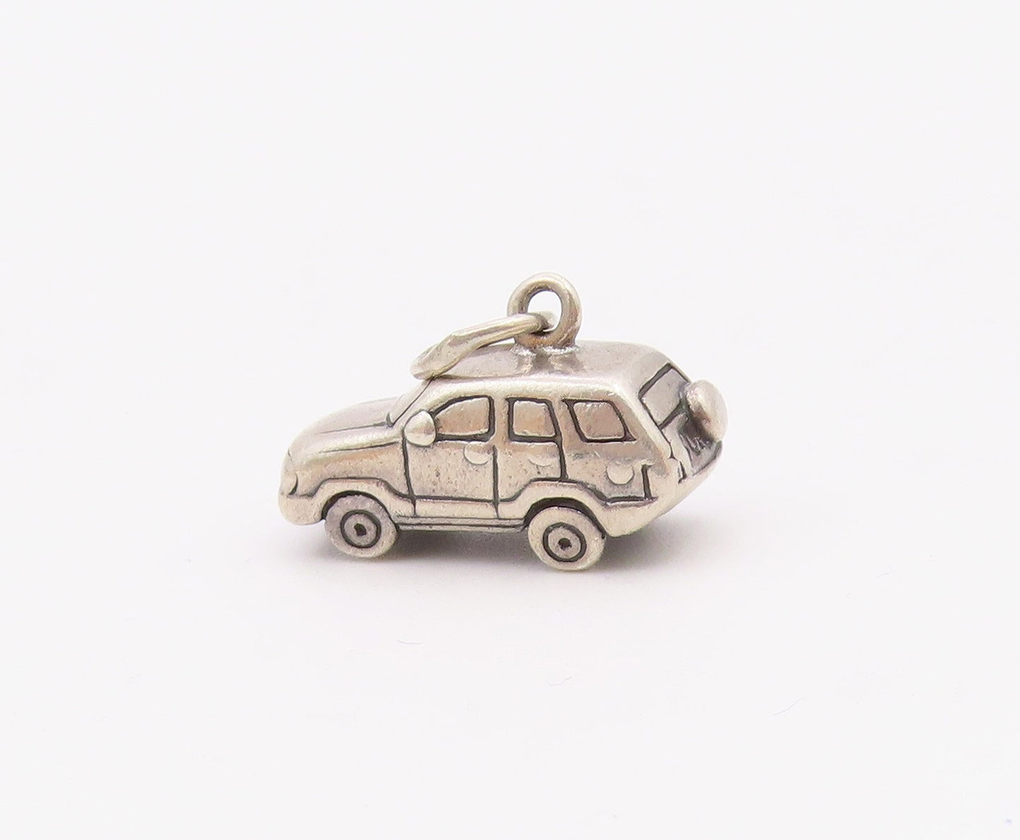 925 Sterling Silver  Vintage Shiny Petite SUV Vehicle Car Pendant  PT19870