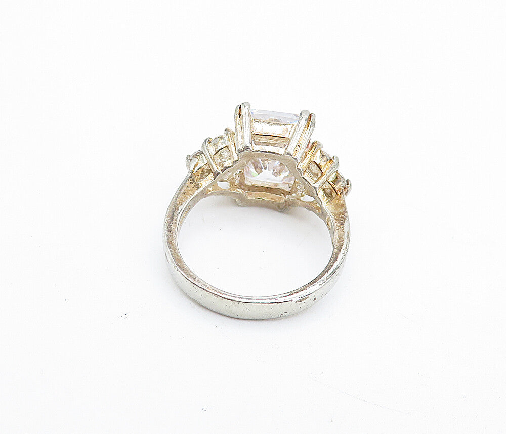 925 Sterling Silver  Vintage Cubic Zirconia Solitaire Accent Ring Sz 7  RG5193