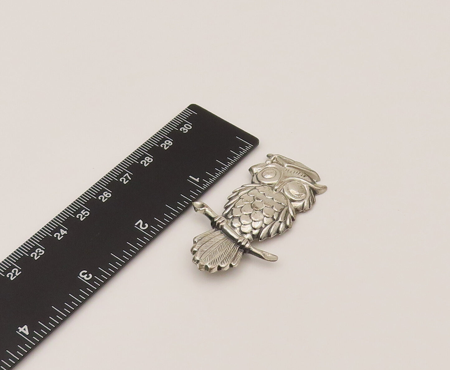 BEAU 925 Silver  Vintage Carved Standing Owl On Branch Brooch Pin  BP10219
