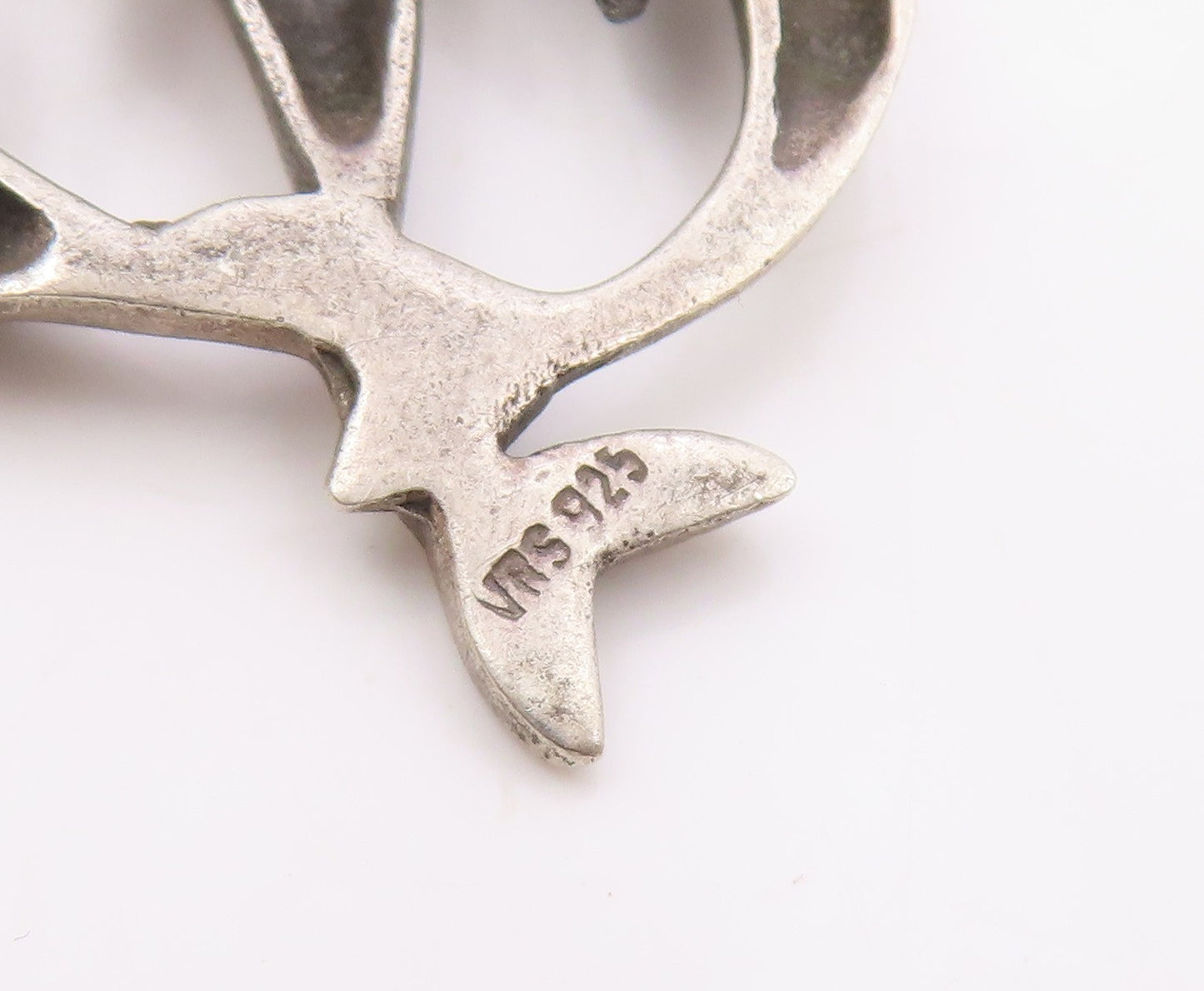 925 Sterling Silver  Vintage Coiled Longnose Fish Knot Pendant  PT20161