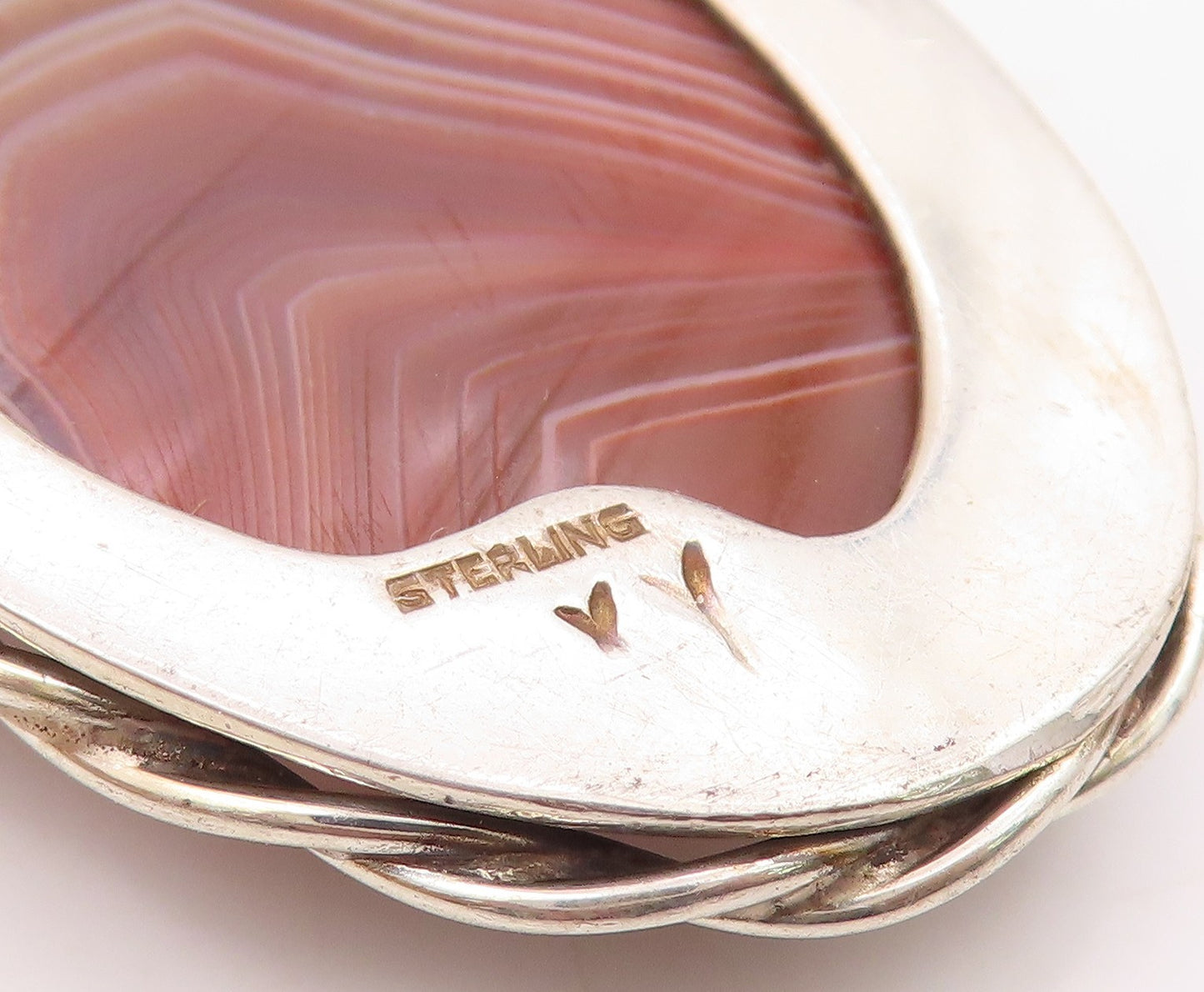 DESIGNER 925 Sterling Silver Vintage Twisted Border Oval Agate Pendant PT21038