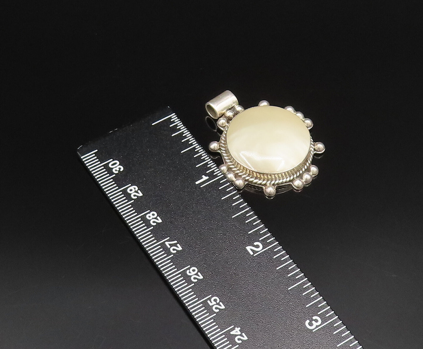 MEXICO 925 Silver  Vintage Beaded & Rope Edge White Agate Pendant  PT21725