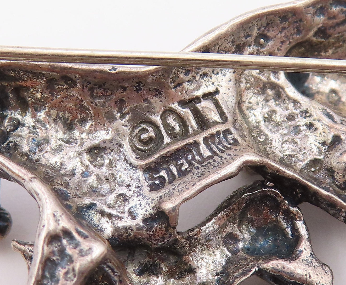 OTT 925 Silver  Vintage Shiny Dark Tone Horse Family Heavy Brooch Pin  BP8163