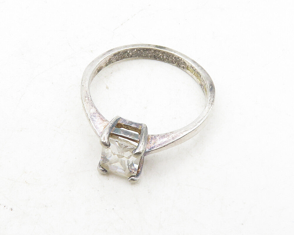 925 Sterling Silver  Vintage Cubic Zirconia Smooth Solitaire Ring Sz 6  RG9605