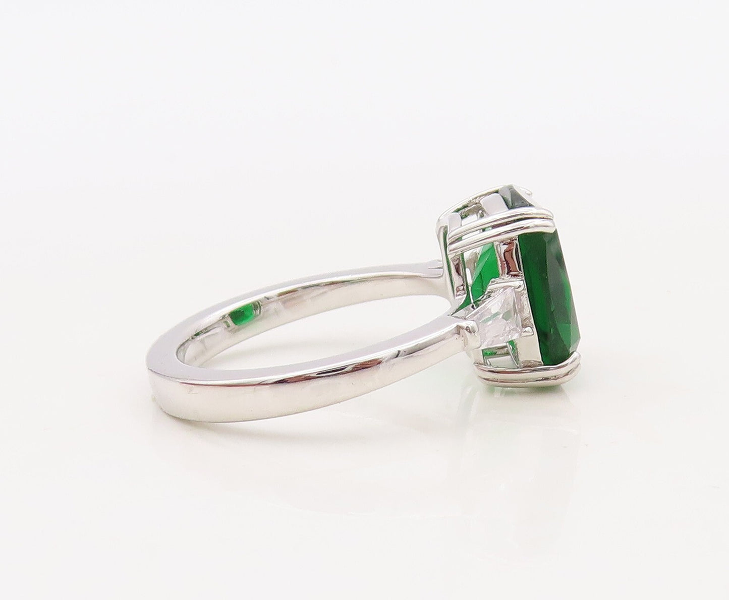 925 Sterling Silver Vintage Ring Rectangle Cut Green & White CZ  Sz 7 RG30516