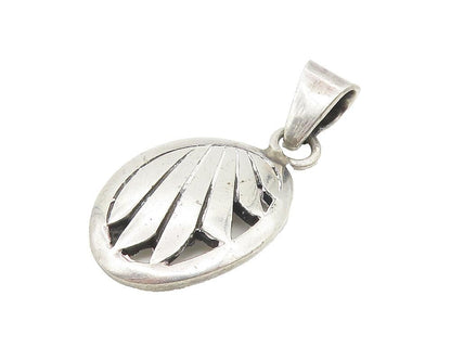 925 Sterling Silver  Vintage Shiny Floral Petals Design Oval Pendant  PT9057