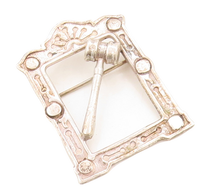 925 Sterling Silver Vintage Brooch Pin Designer Carved Frame & Hammer BP11323