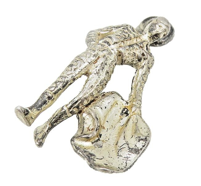 925 Sterling Silver  Vintage Petite Bull Fighter With Cape Pendant  PT8932