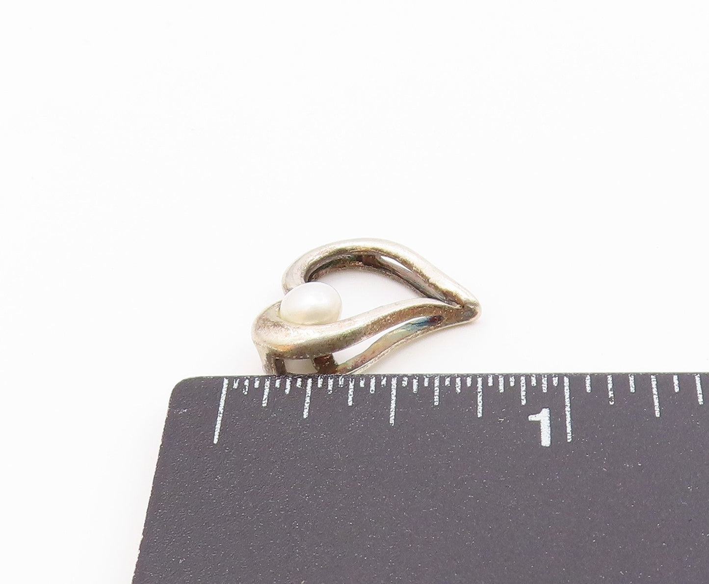925 Silver  Vintage Dainty Cultured Pearl Floating Love Heart Pendant  PT20838