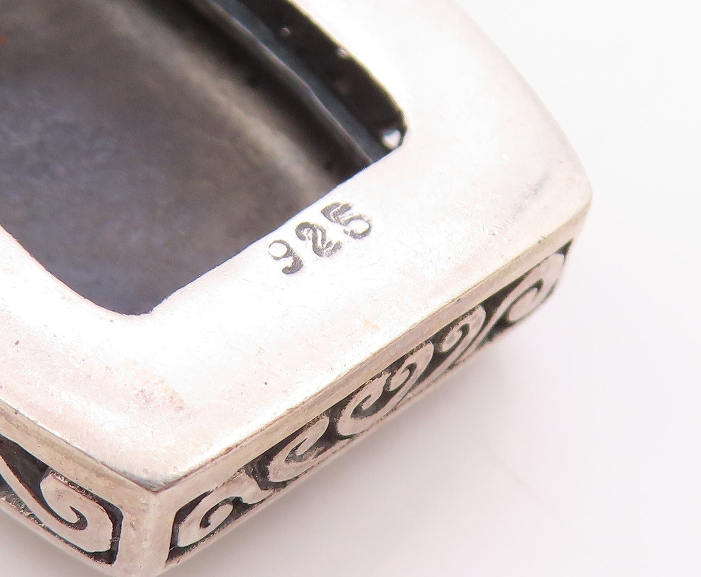 925 Silver  Vintage Inlaid Mother Of Pearl Swirl Scroll Pendant  PT21711