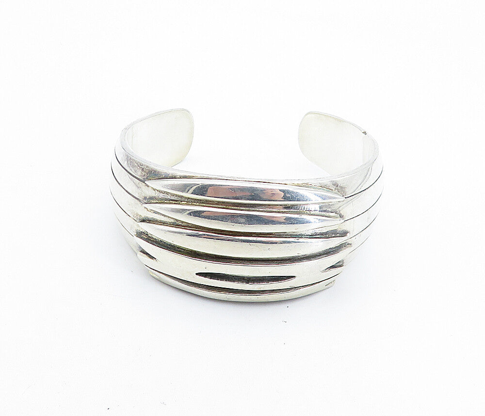 925 Sterling Silver  Vintage Shiny Raised Detail Tapered Cuff Bracelet  BT2560