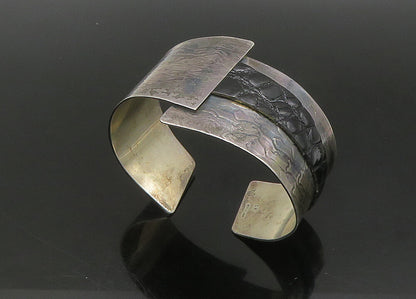 DESIGNER 925 Silver  Vintage Enamel Detail Textured Cuff Bracelet  BT9055