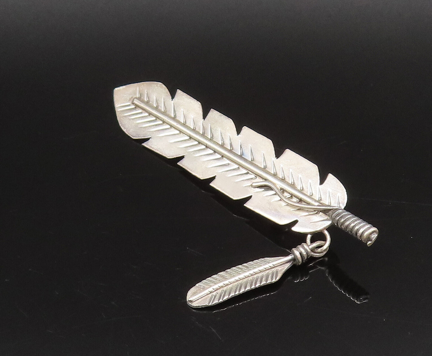 SOUTHWESTERN 925 Silver Vintage Minimalist Etched Feathers Brooch Pin BP10094