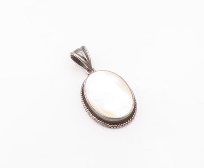 925 Sterling Silver  Vintage Mother Of Pearl Oval Twist Drop Pendant  PT16425
