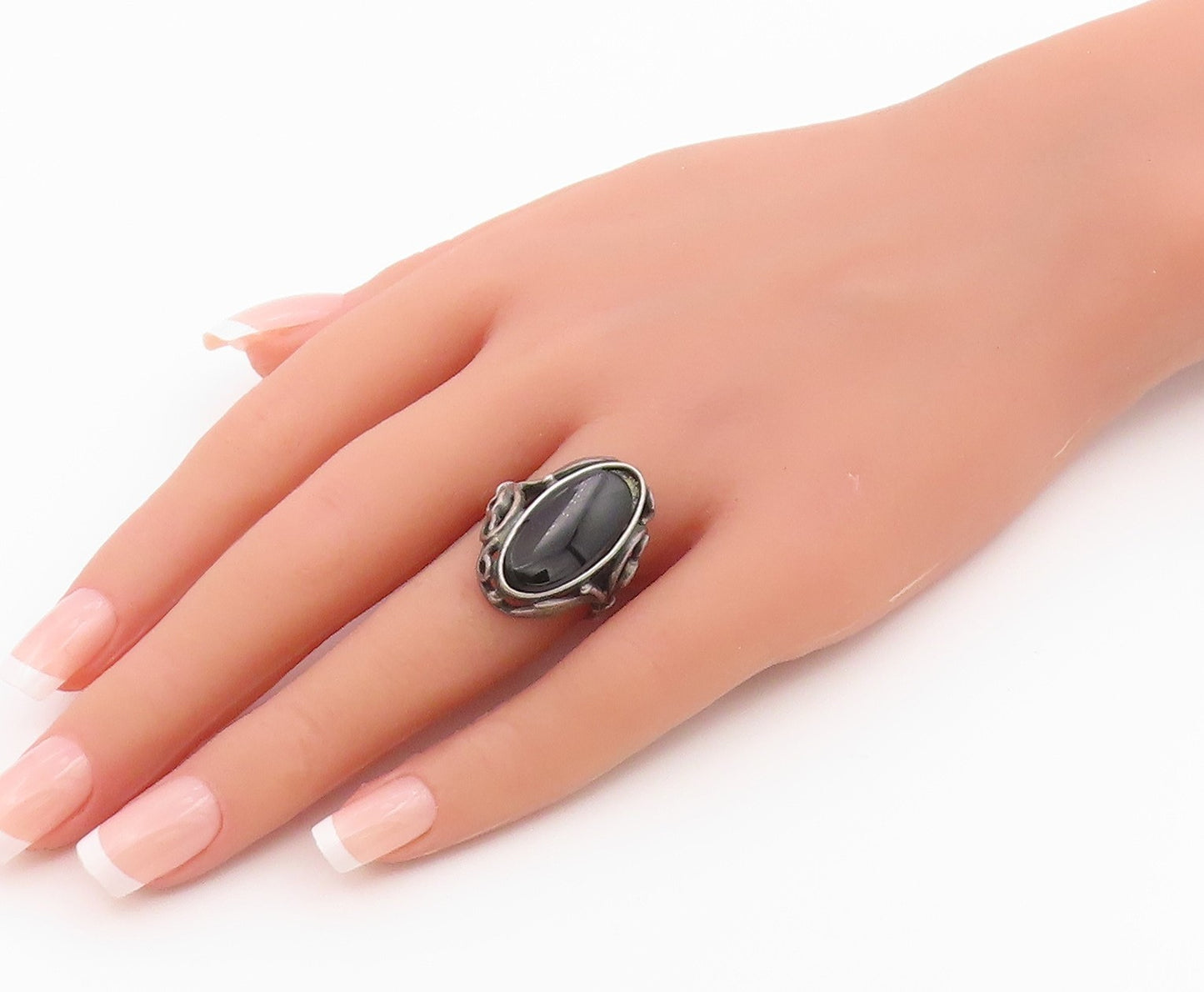 925 Sterling Silver Vintage Ring Oval Black Onyx Openwork Band  Sz 7  RG36447