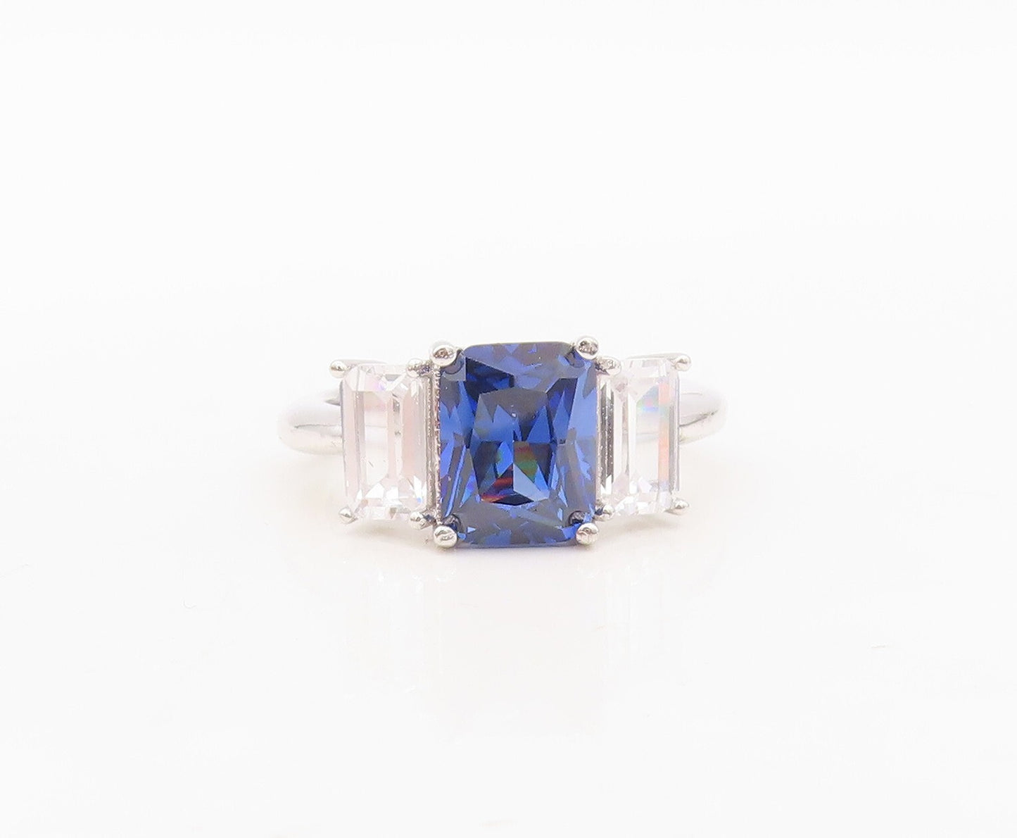 925 Sterling Silver Vintage Ring Rectangle Sapphire CZ Side Stones  Sz 7 RG30352