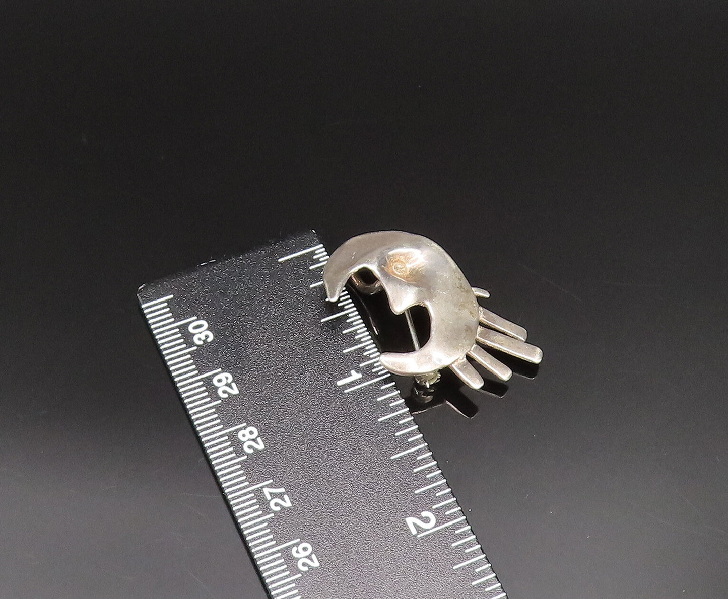 925 Sterling Silver  Vintage Modernist Crescent Moon Face Brooch Pin  BP9625