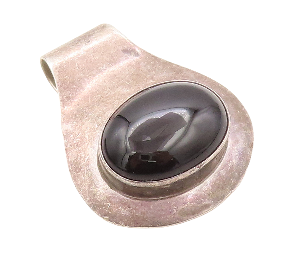 925 Sterling Silver Vintage Pendant NAVAJO Designer Dark Tone Oval Onyx  PT23589