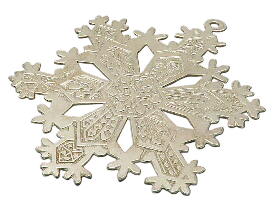 MMA 925 Sterling Silver  Vintage Shiny Winter Snowflake Motif Pendant  PT10319