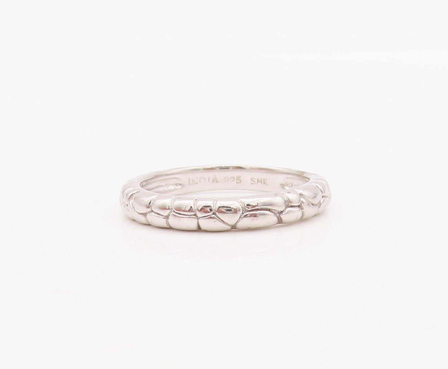 925 Sterling Silver Vintage Ring Pebble Effect Design Etched  Sz 7  RG29300