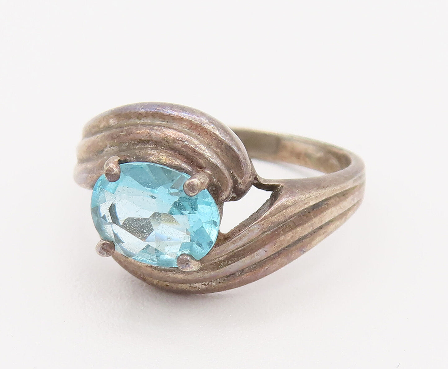 925 Silver  Vintage Oval Blue Topaz Ribbed Swirl Frame Ring Sz 7.25  RG26200