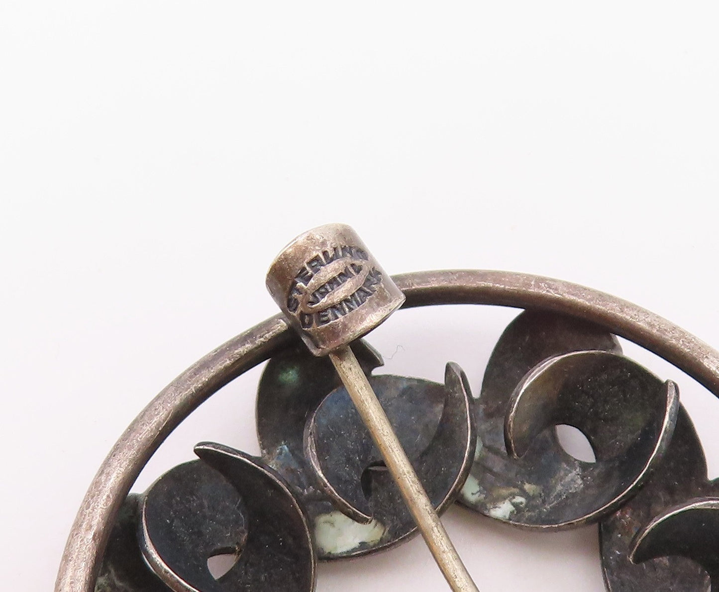 DENMARK 925 Sterling Silver  Vintage Dark Tone Floral Wreath Brooch Pin BP8482