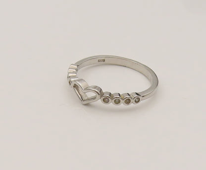 925 Sterling Silver  Vintage Dainty Open Heart & Topaz Ring Sz 7.5  RG26442