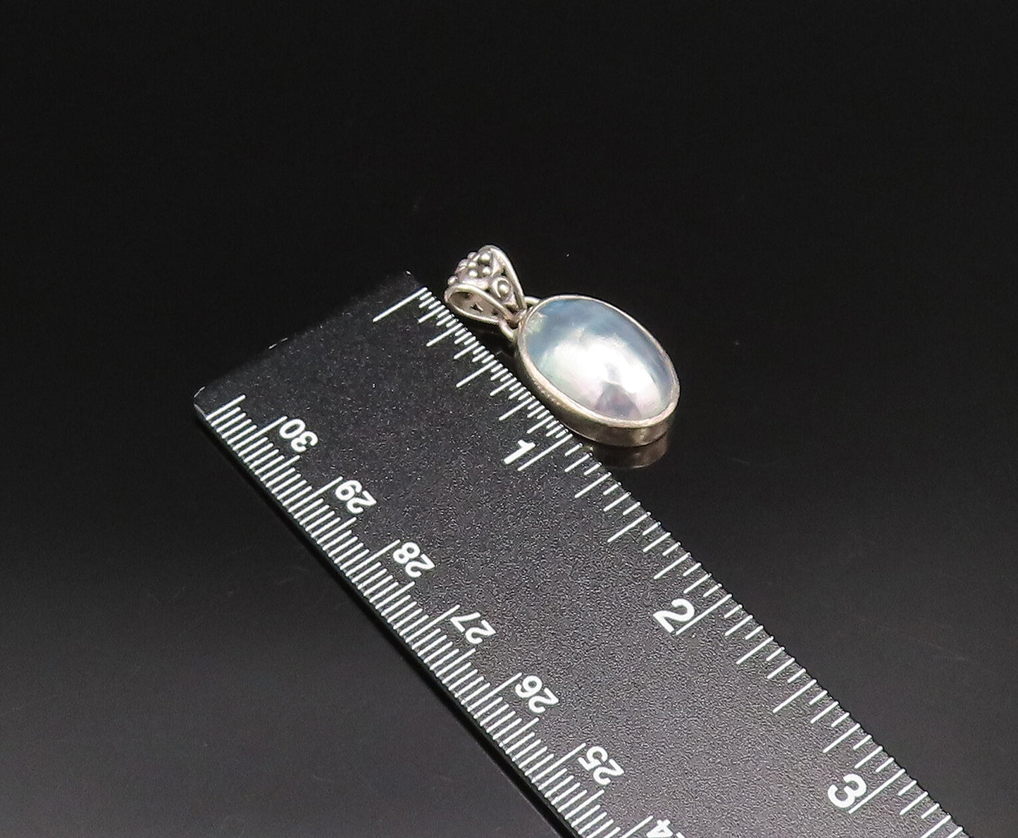 925 Silver  Vintage Cabochon Mother Of Pearl Detailed Bail Pendant  PT21455