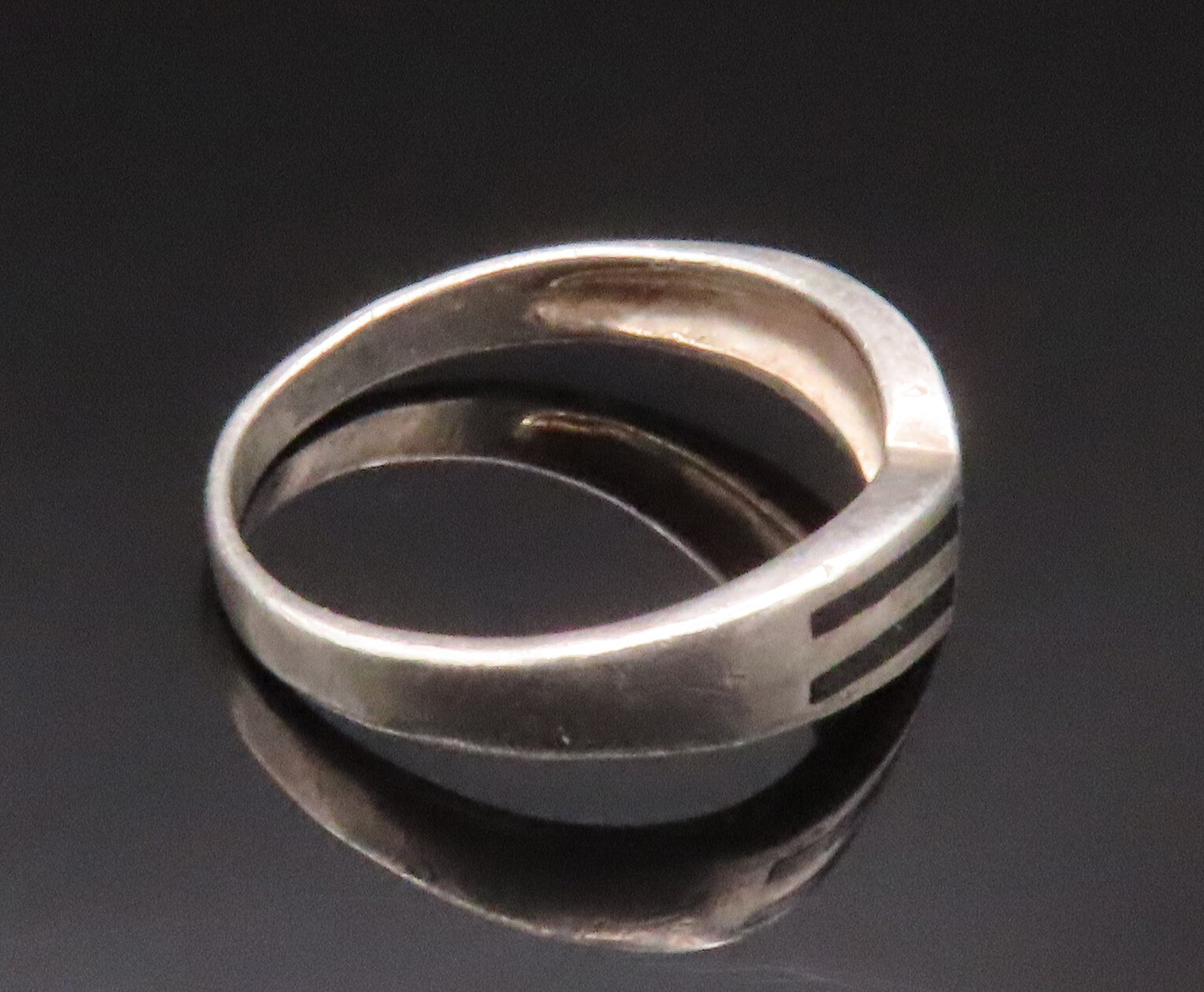 925 Sterling Silver  Vintage Enamel Stripes Curved Band Ring Sz 7  RG25046