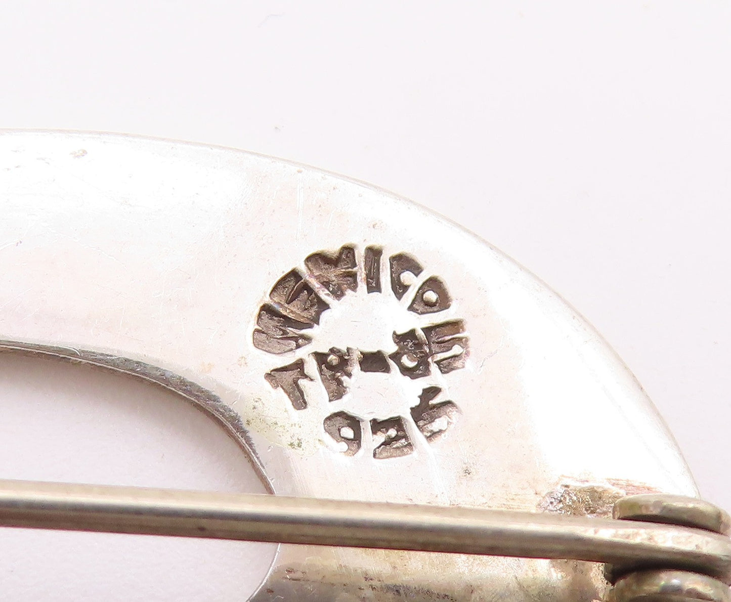 MEXICO 925 Sterling Silver  Vintage Shiny Lying Cat Motif Brooch Pin  BP3282