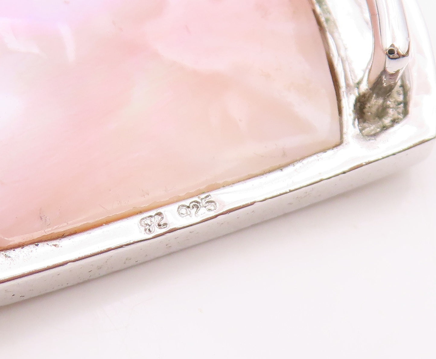 925 Silver  Vintage Inlaid Mother Of Pearl Heart Cutout Pendant  PT21560