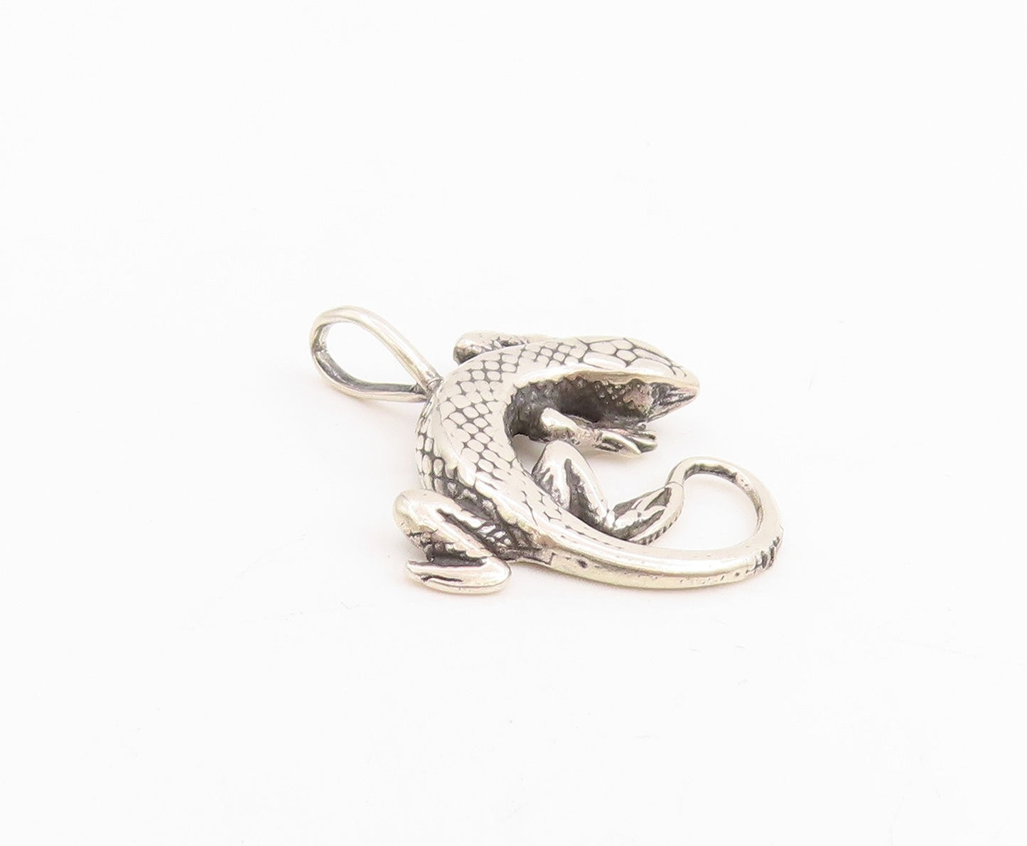 925 Sterling Silver Vintage Pendant Textured Gecko Lizard Reptile Charm  PT25237