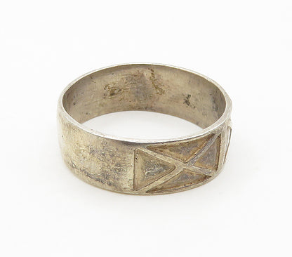 925 Sterling Silver  Vintage Dark Tone X Pattern Smooth Band Ring Sz 7 RG16884