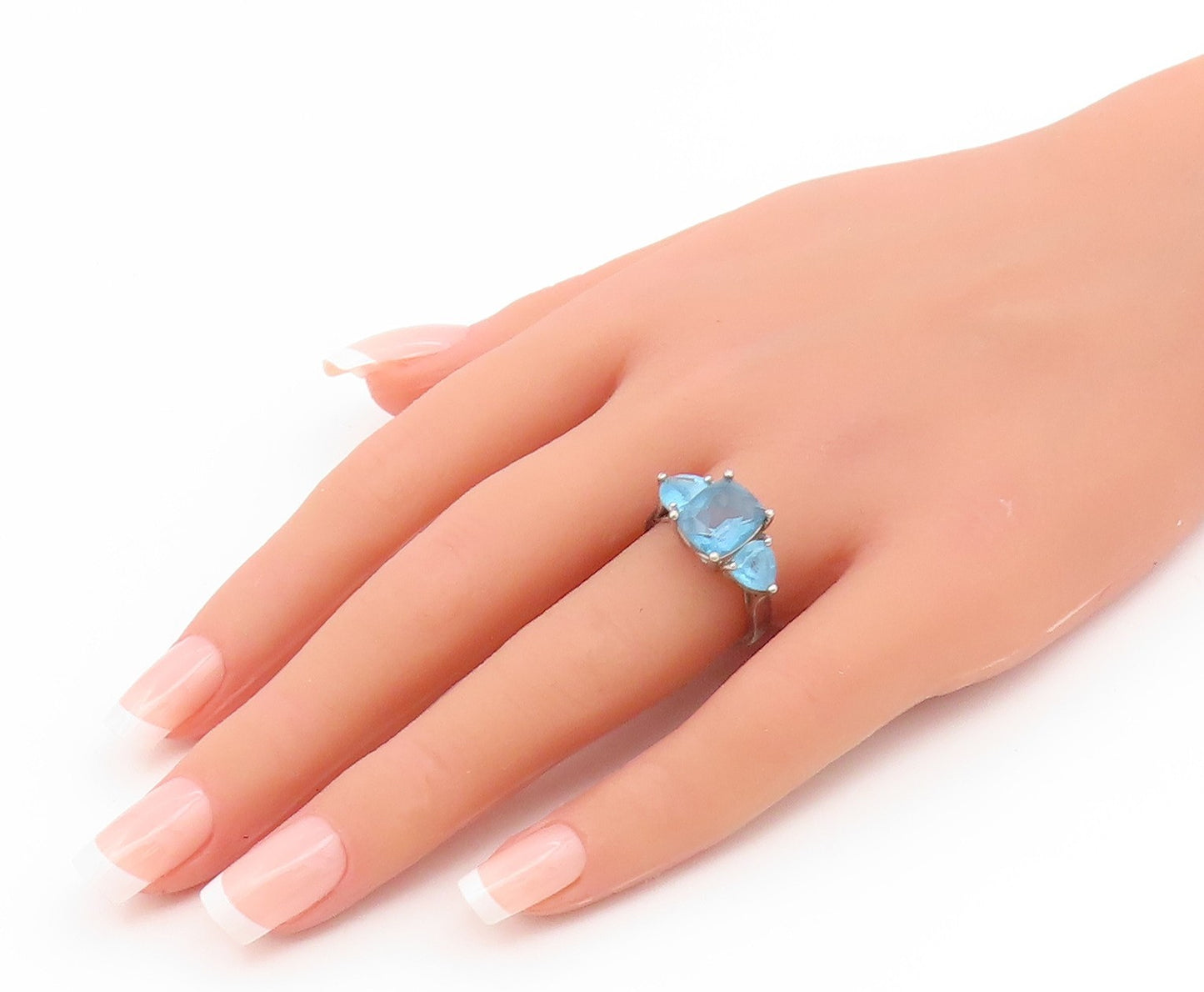 925 Sterling Silver Vintage Ring Three Stone Faceted Blue Topaz  Sz 7  RG35239
