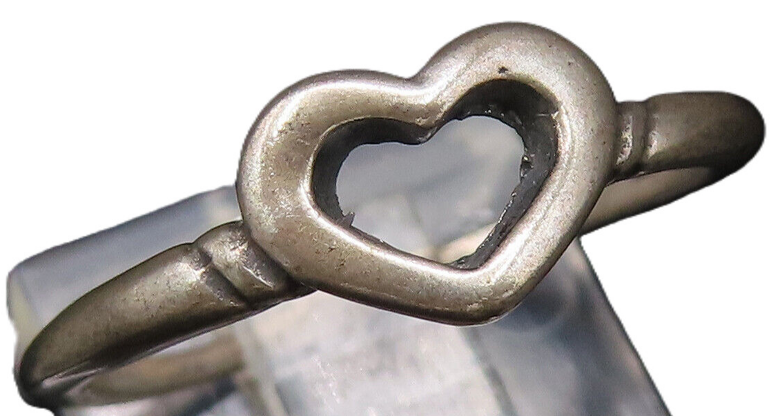 925 Silver  Vintage Minimalist Dainty Open Love Heart Ring Sz 6.25  RG26074