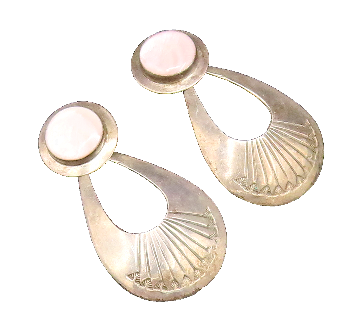 NAVAJO 925 Silver  Vintage Round Agate Etched Pear Shaped Earrings  EG12154