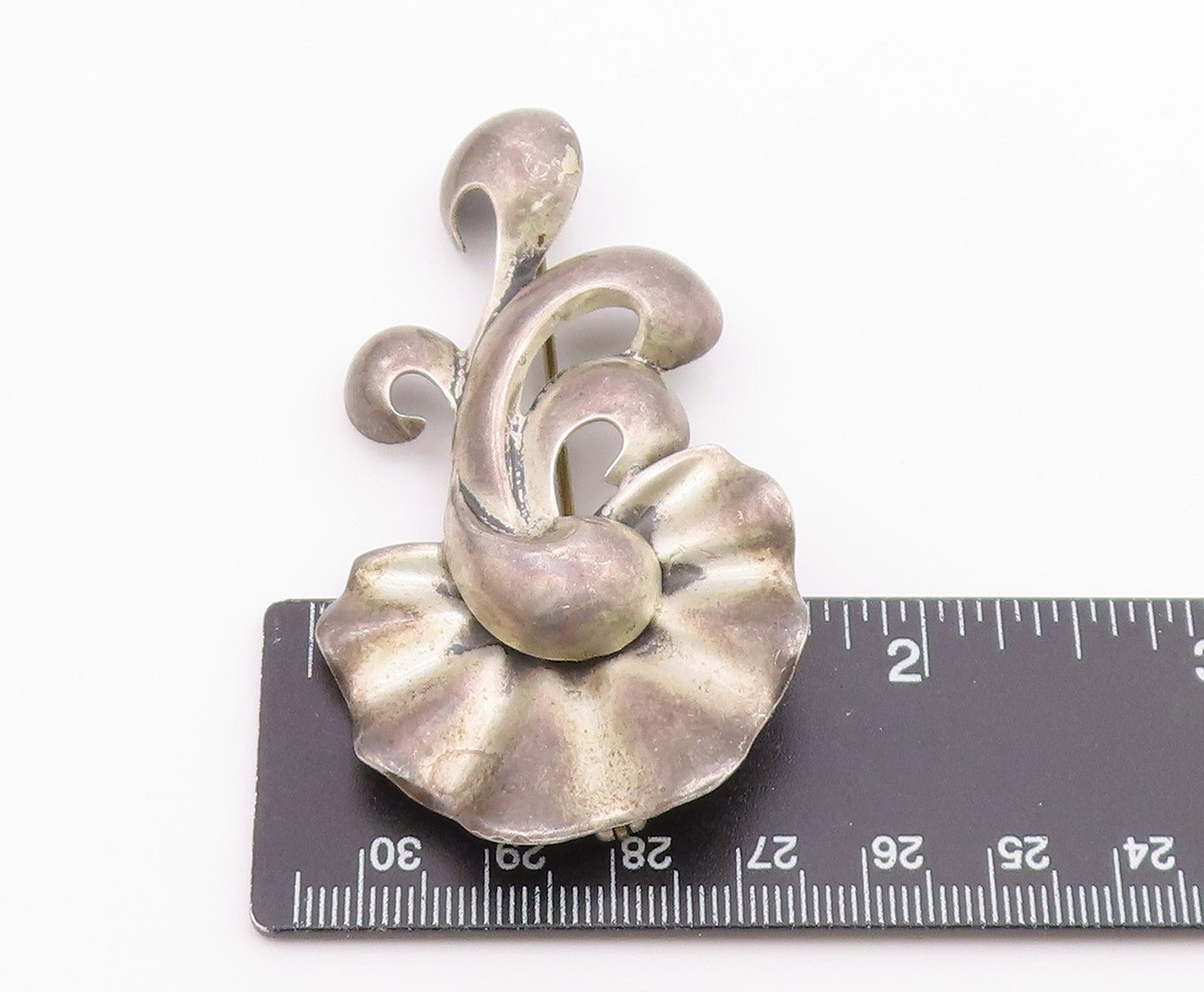 MONET 925 Silver  Vintage Carved Swirls & Fluted Abstract Brooch Pin  BP9600