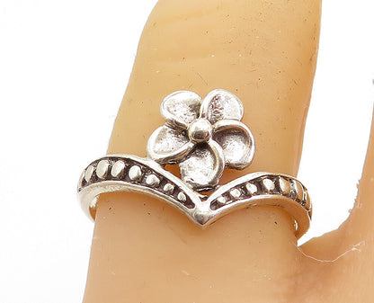 925 Sterling Silver Flower Motif Pointed Shiny Band Ring Sz 7.5 RG8087