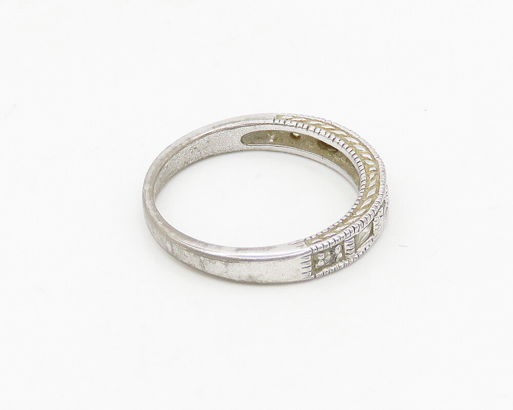 925 Sterling Silver  Vintage Shiny Cubic Zirconia Band Ring Sz 7  RG18516