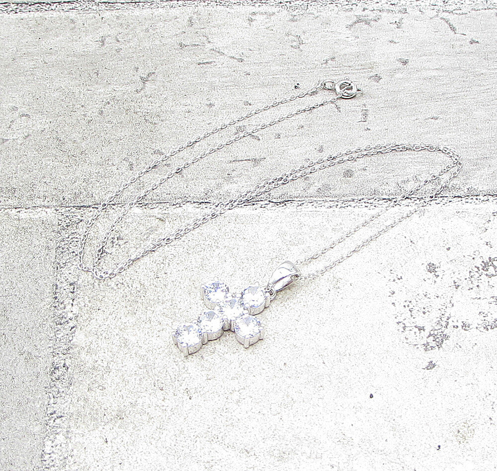 925 Sterling Silver  Faceted White Topaz Cross Pendant & Chain  PT1326