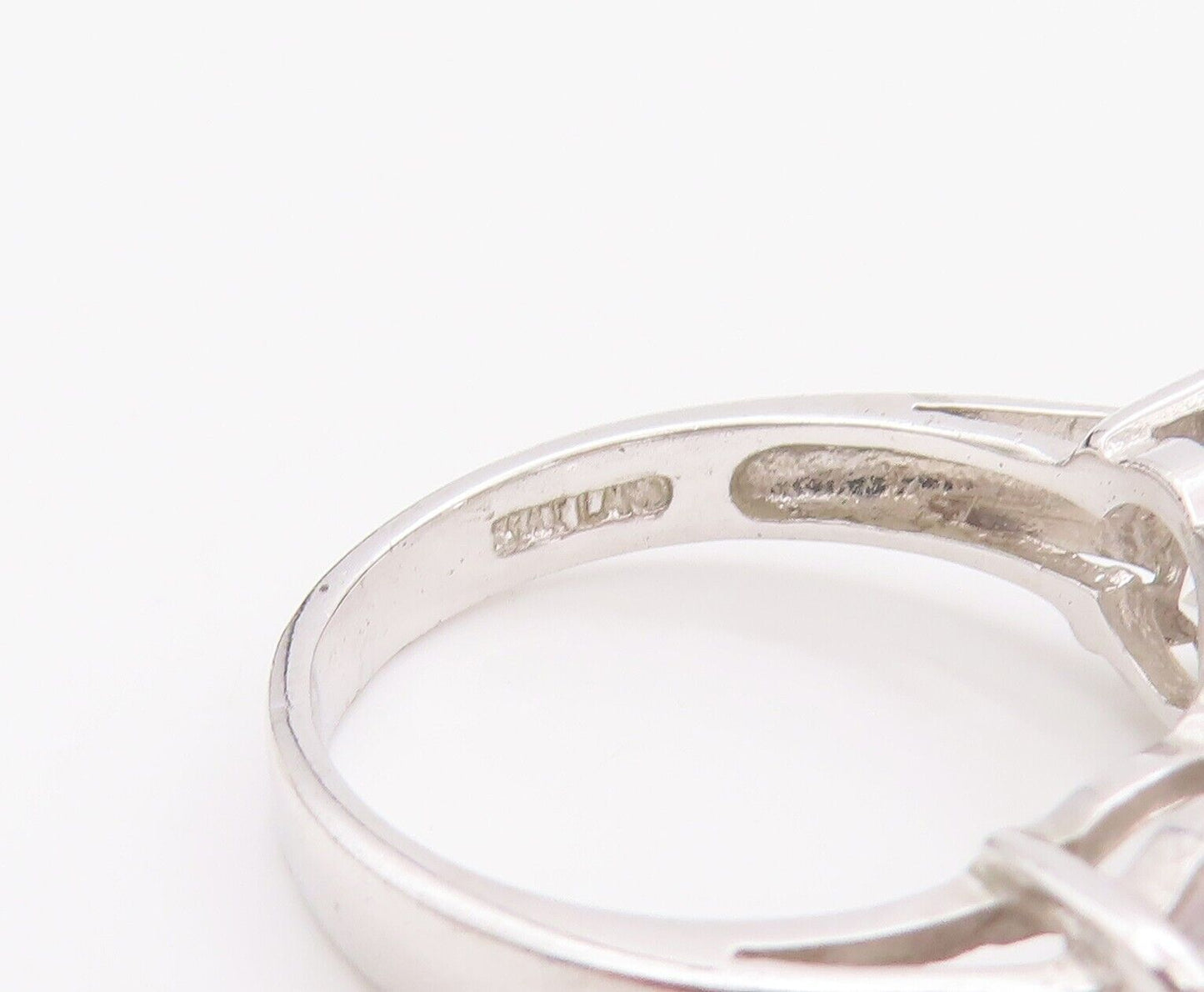 925 Sterling Silver Vintage Ring Oval Main Stone & Round Cut CZ  Sz 7  RG28364