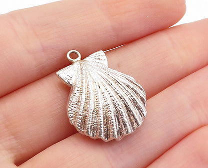 925 Sterling Silver  Vintage Shiny Etched Hollow Clam Shell Pendant  PT3651